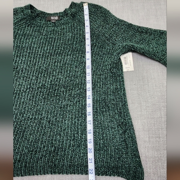 Lot of 2 a.n.a Knit Purple & Green 100% Polyester Sweater Flare Sleeves. Medium - Picture 6 of 11